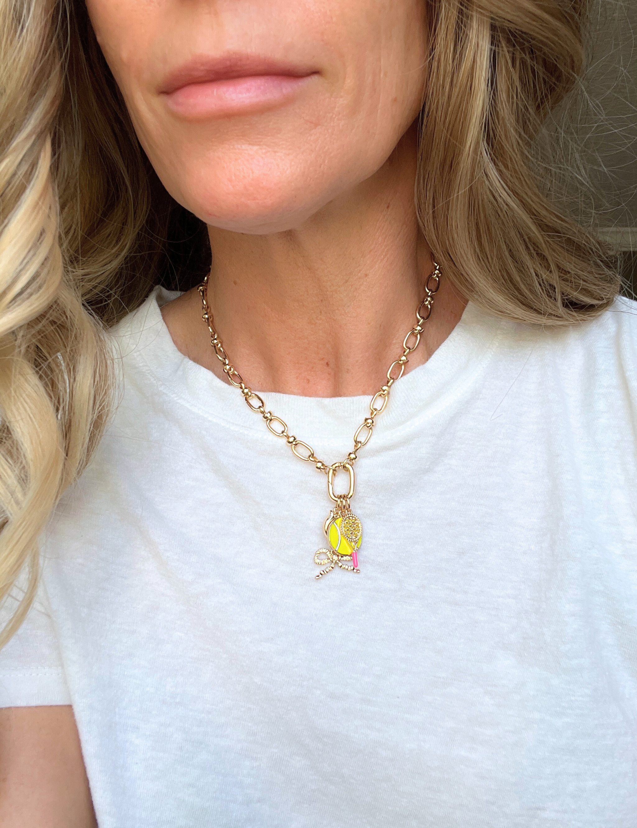 tennis_bow_charm_lifestyle.png