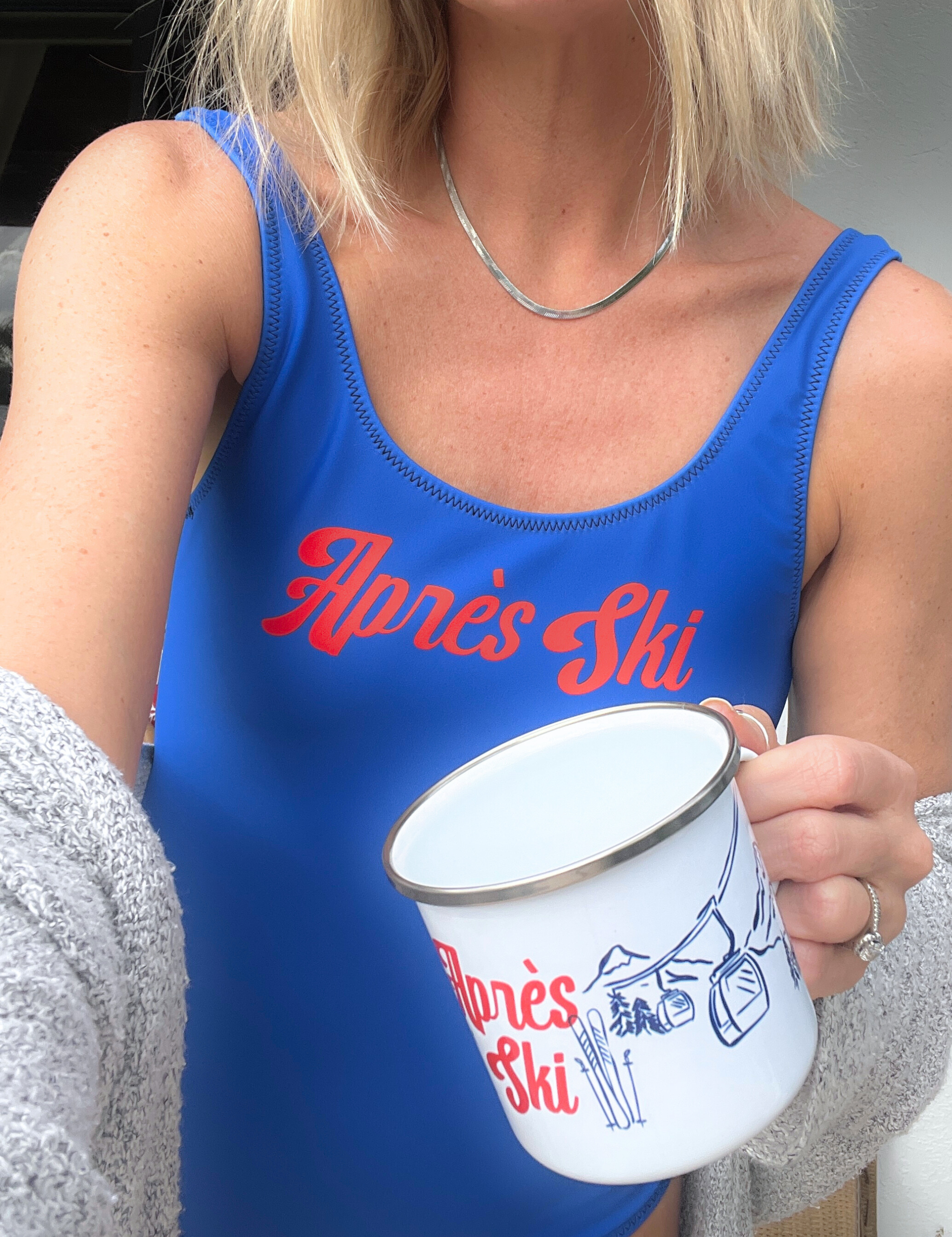 apres_ski_mug_ski_lift_swimsuit.png