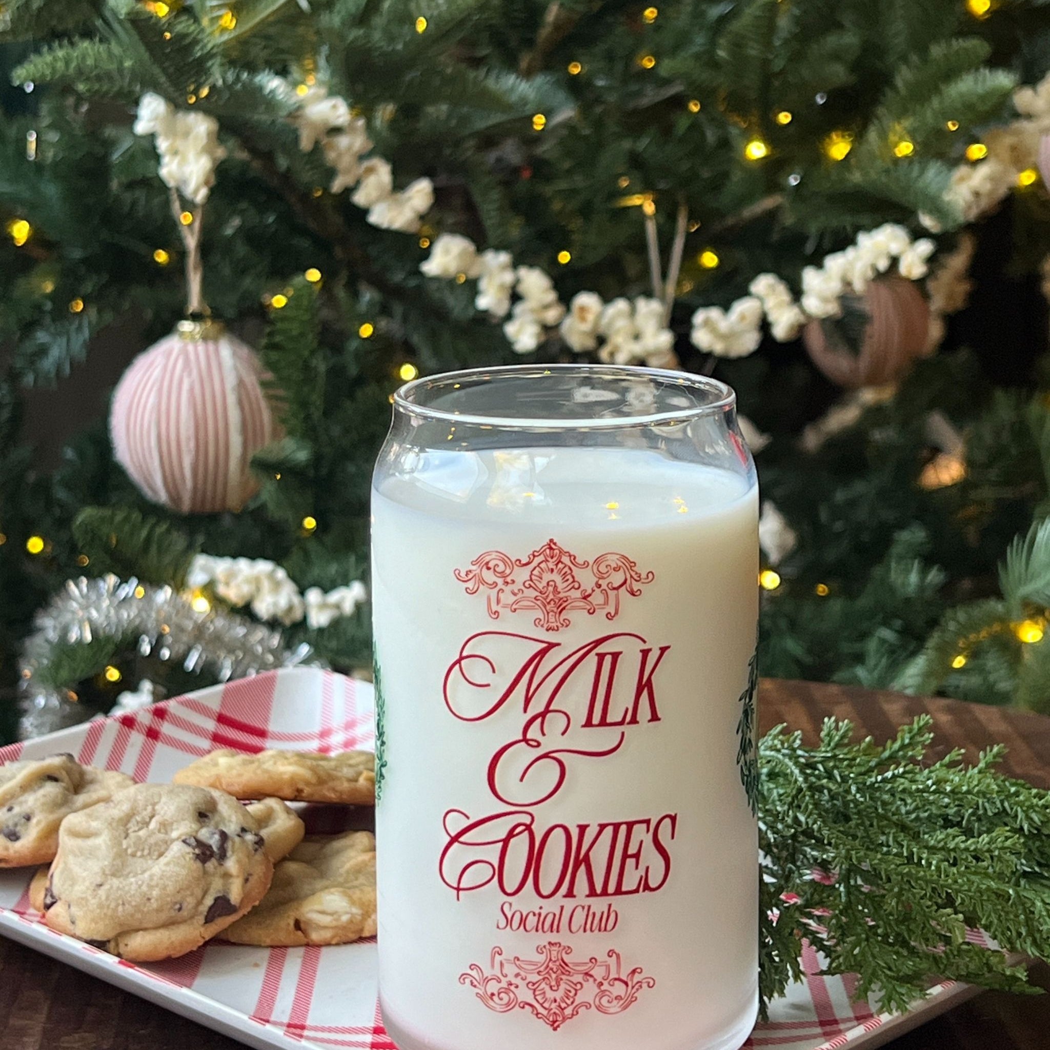 milk_cookies_glass.jpg