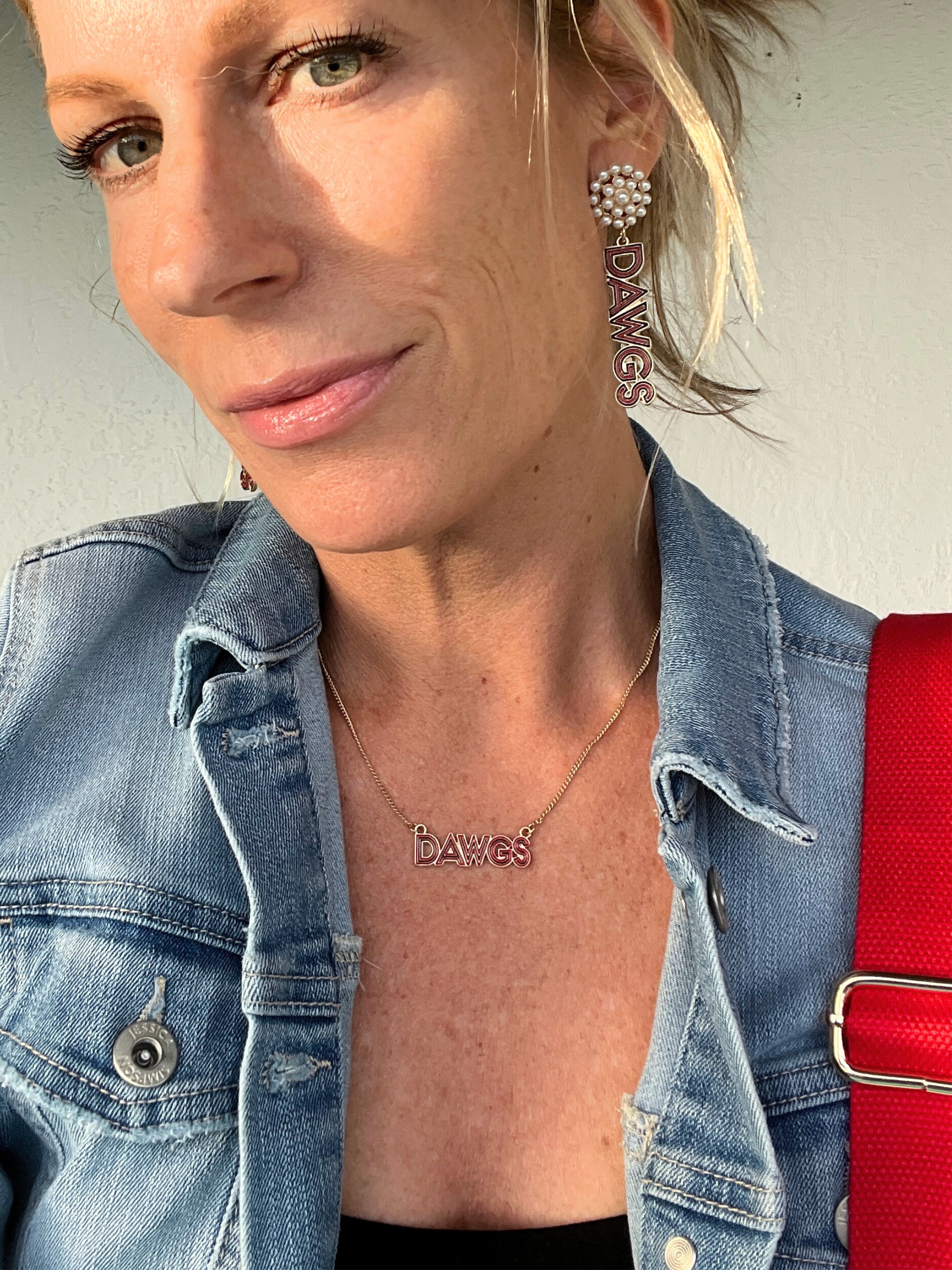 Georgia Bulldogs Pearl Dawgs Drop Earrings